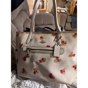 37226 Coach Taylor Beige Floral Purse